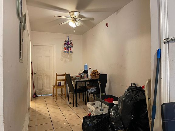 4th image of 2121 S 7th St Floor 3