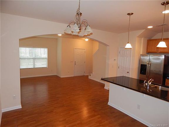 4th image of 4324 Macey Ln #163