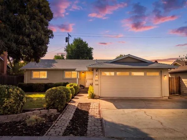 2233 Zinfandel Dr, Rancho Cordova, CA 95670