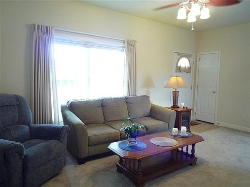 4th image of 48 Tranquil Ct
