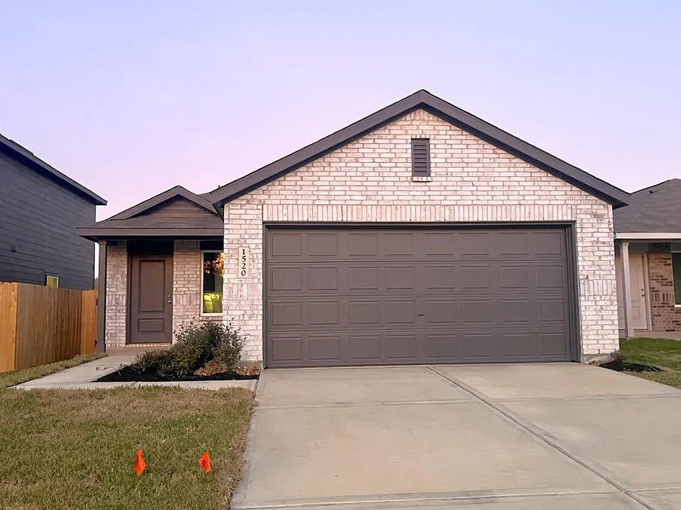 1520 Sunset Ridge Dr