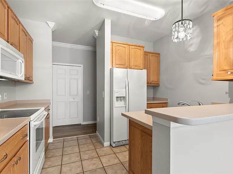 2200 Tuscany Trce #15 — Photo 11