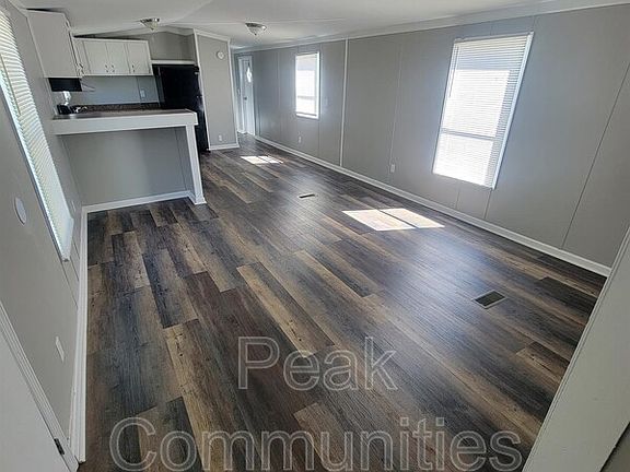 3rd image of 601 James St Lot 145