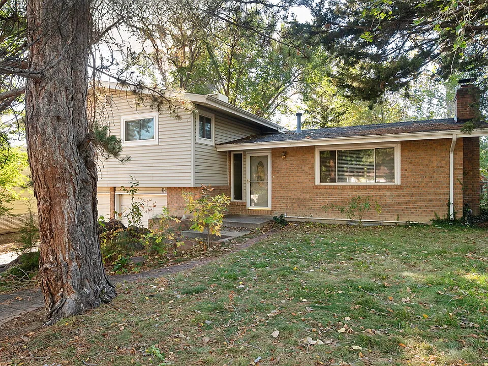 65 Cedar Ct