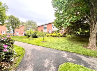 209 Flax Hill Rd #32, Norwalk, CT 06854