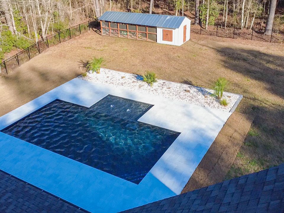 1st image of 424 Myers Mayo Rd