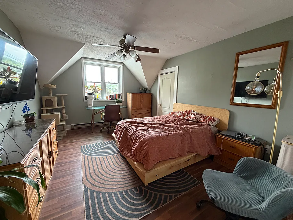 Large bedroom