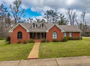 642 Deer Run Rd, Batesville, MS 38606