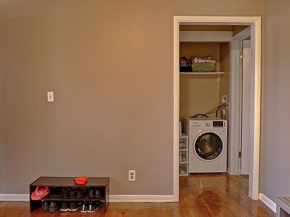 5th image of 3428 Charlotte St APT 2