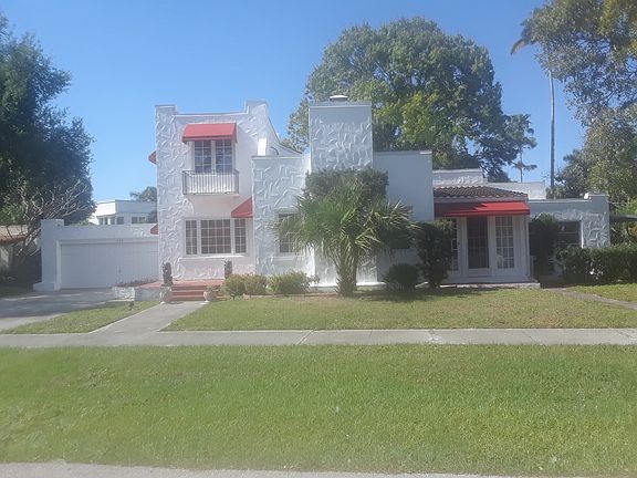 2nd image of 1375 Alcazar Ave