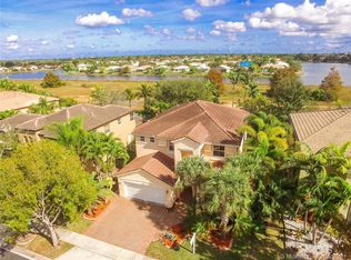 1073 SW 167th Ave, Pembroke Pines, FL 33027
