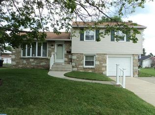 2835 Woodland Rd, Roslyn, PA 19001