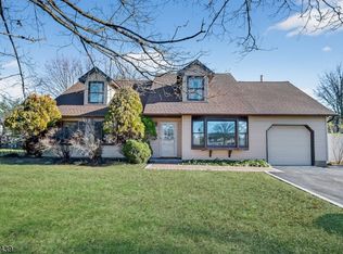 17 Londonderry Dr, Raritan Twp., NJ 08822