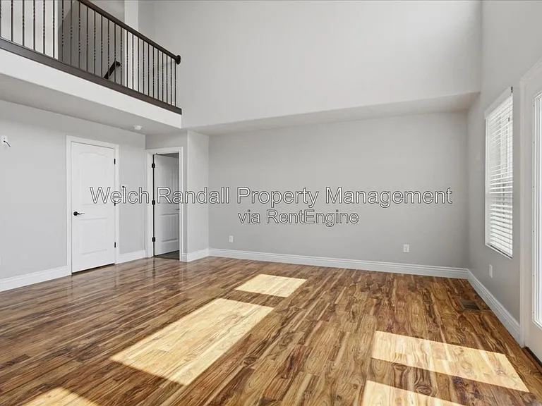 2106 E Sunnyvale Dr — Photo 4
