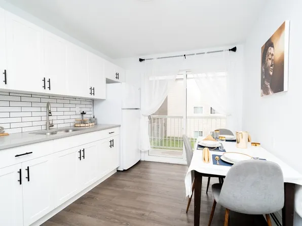 10021 154th St NW Unit 6, Edmonton, AB T5P 2H1