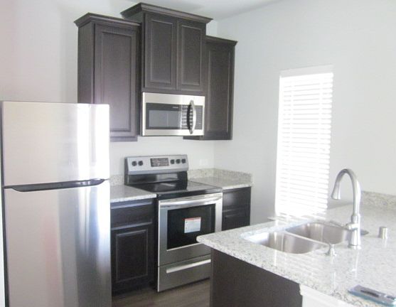 5th image of 1416 Warringwood Dr