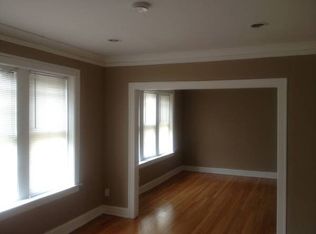 8921 S Saint Lawrence Ave #1, Chicago, IL 60619