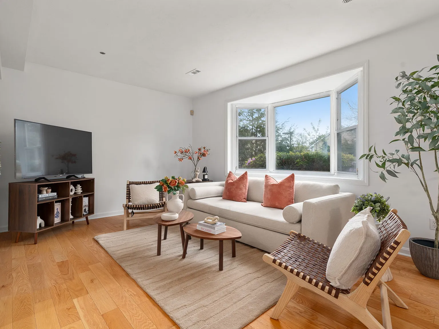 3 bed, 1749 sqft, $3,500 — Photo 4