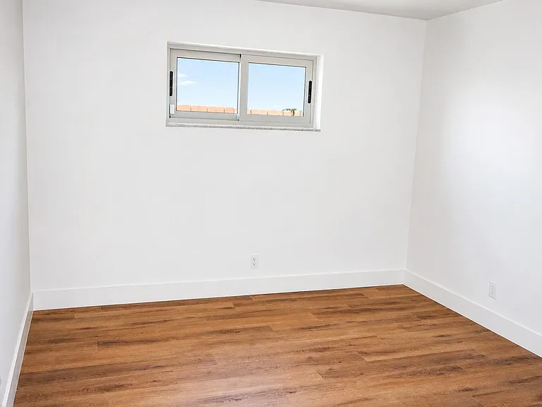4815 Cleveland St — Photo 15