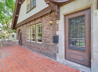 1456 Summit Ave, Saint Paul, MN 55105