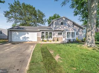 2 Tilton Ave, Toms River, NJ 08757