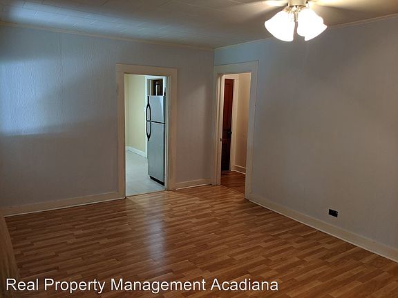 4th image of 156 Louisa Blvd