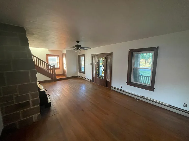 1269 Pocono Blvd — Photo 4