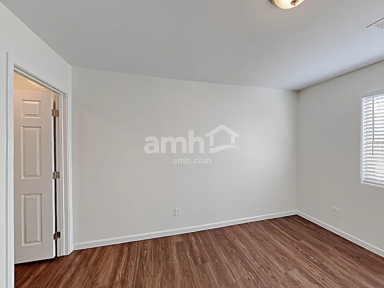 17211 W Watkins St — Photo 12