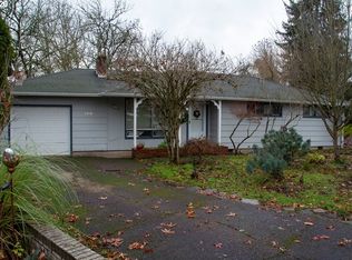 1560 Roundup Dr, Eugene, OR 97401