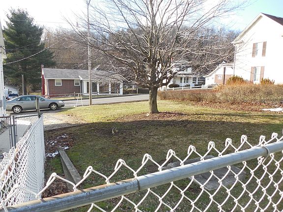 2nd image of 10110 Parkersburg Rd NW