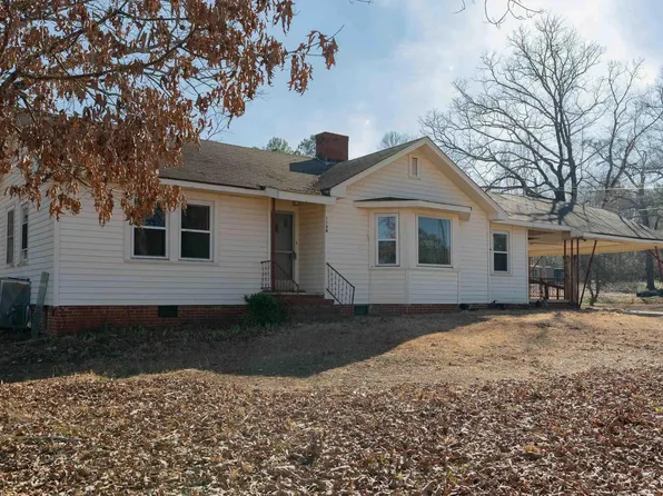 1138 Lake Dr SE, Bessemer, AL 35022