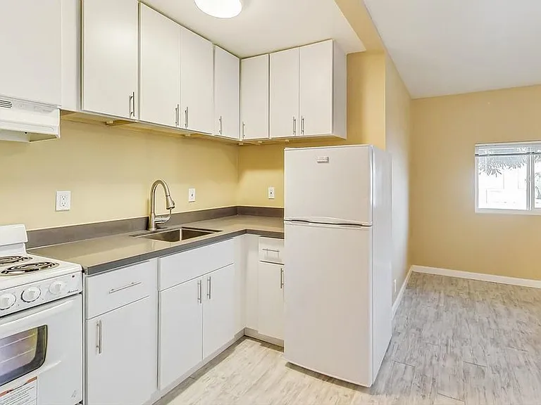 3257 Delaware St #5 — Photo 7