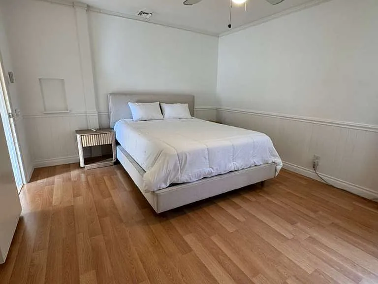 812 N Curson Ave — Photo 7