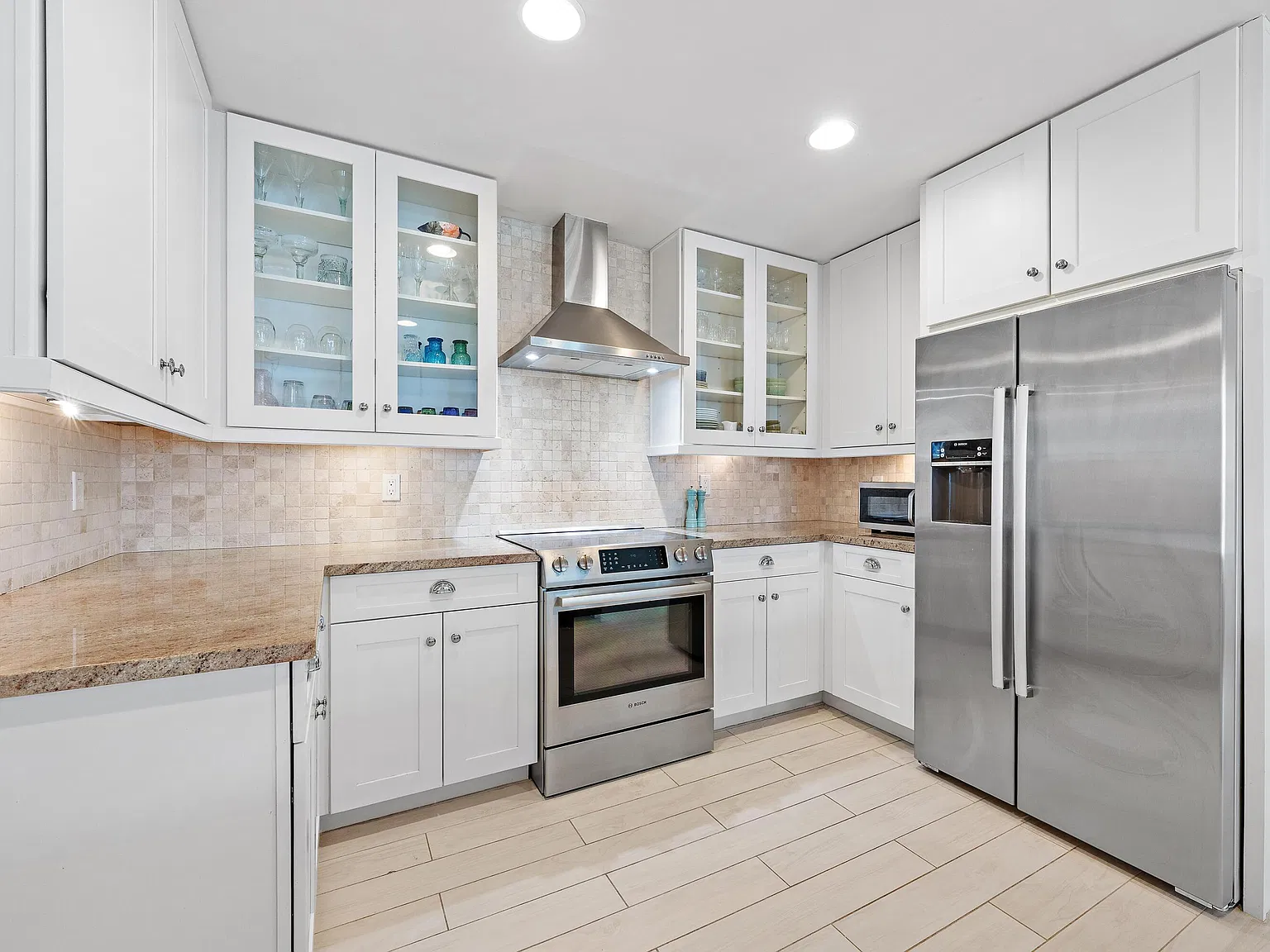 3 bed, 3.0 bath, 1792 sqft, $9,500 — Photo 4