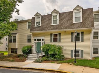 19 Pickering Ct APT 1, Germantown, MD 20874