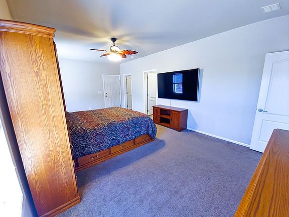 4th image of 206 W Crystal Ln