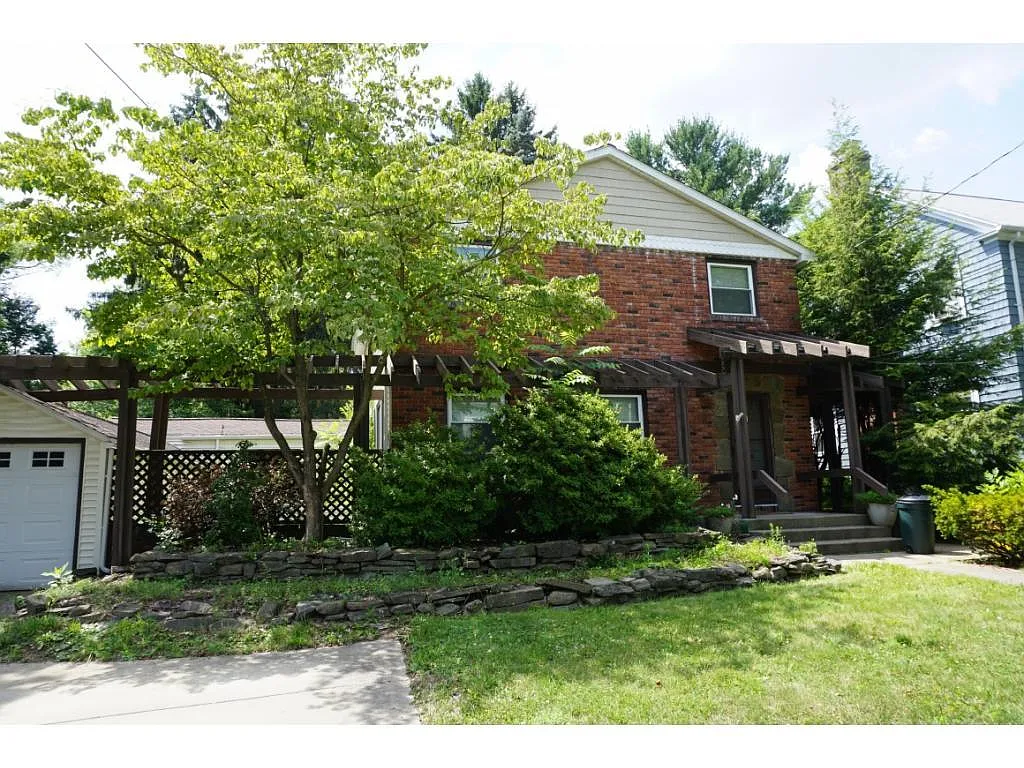 11 Chapin St photo 1