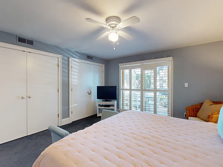 45 Queens Folly Rd #665 — Photo 10