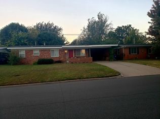 9813 Ridgeview Dr, The Village, OK 73120