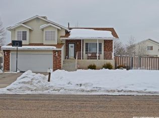 5748 S 4075 W, Roy, UT 84067
