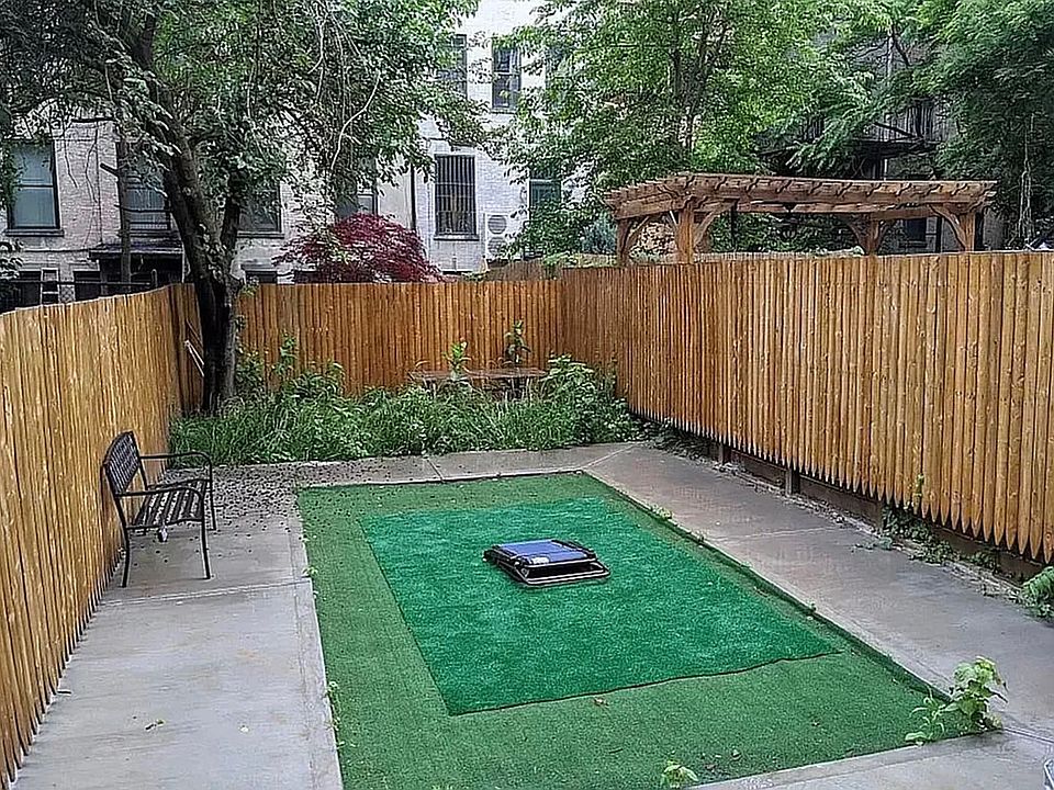 1st image of 252 W 132nd St #2