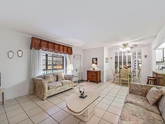 4th image of 134 Lake Pine Cir APT B-2