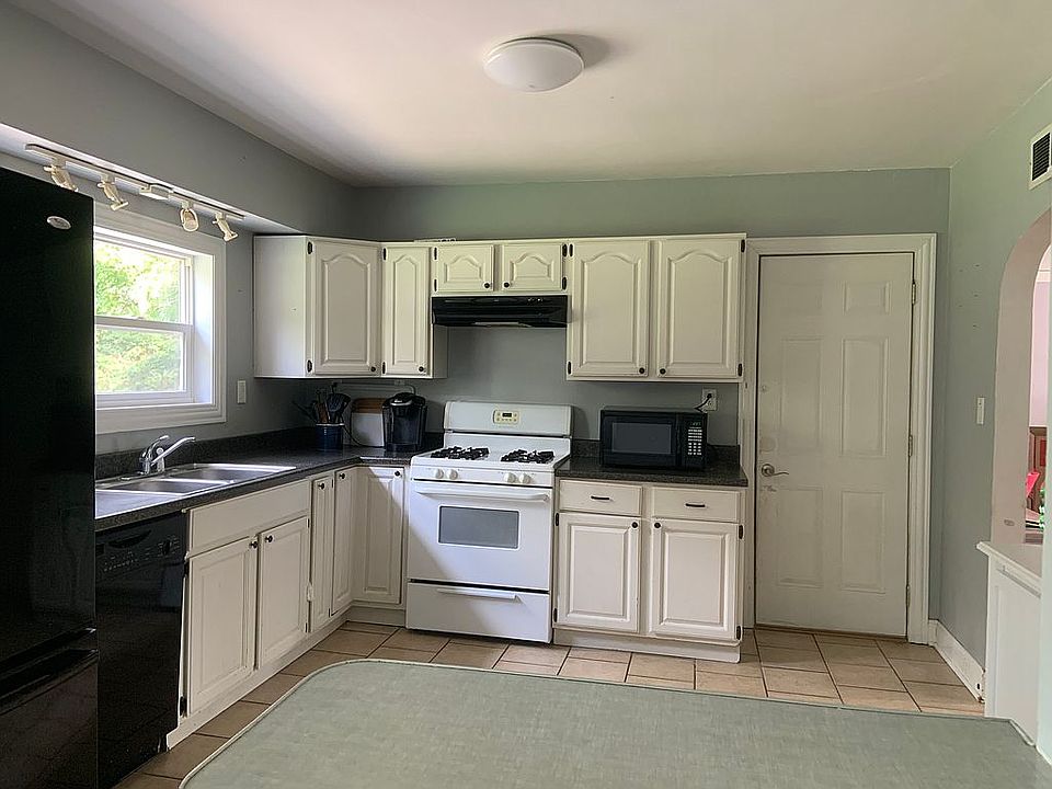 1st image of 25382 W Highland Ave