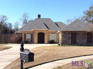 2425 Twin Circle Dr, Gonzales, LA 70737