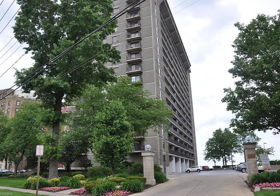 1st image of 12500 Edgewater Dr APT 1704