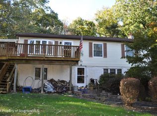 1112 Delaware Ct W, Bushkill, PA 18324