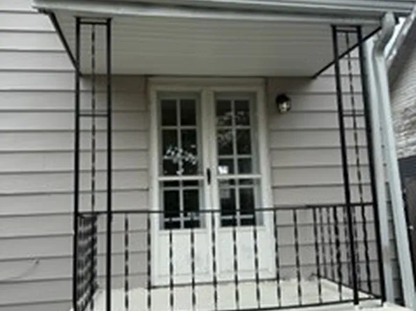 5175 Arch St, Maple Heights, OH 44137