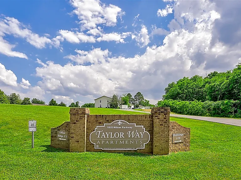 Taylor Way Apartments — Photo 1