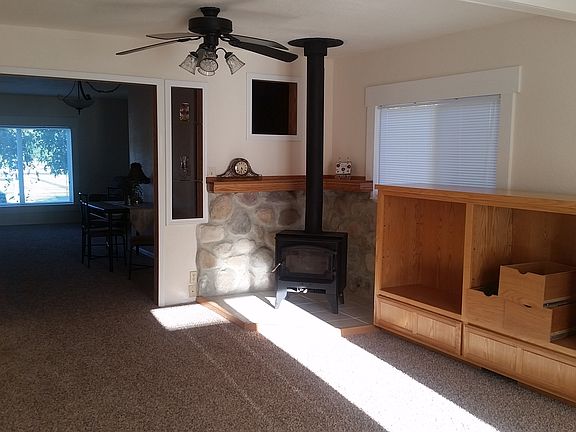 3rd image of 318 Orchard Ave N