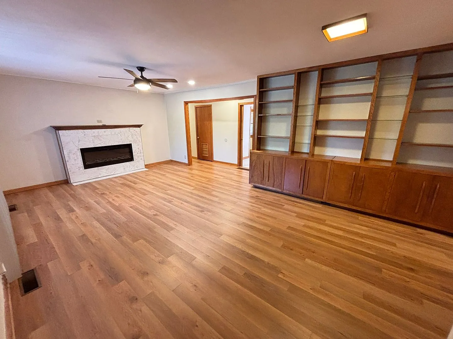 Charming Mid-Century Modern Home Just Minutes from the U of A! — Photo 3